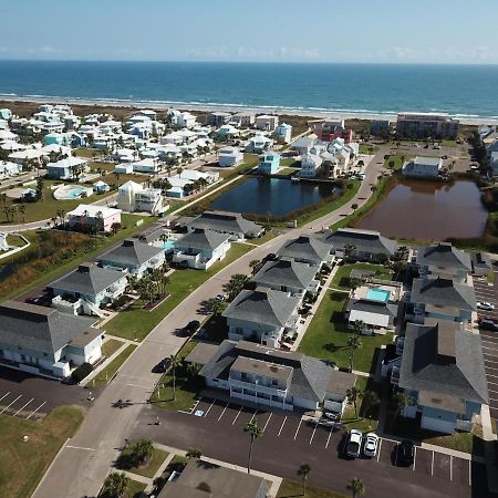 Ec203 Newly Remodeled, One Bedroom, Second Floor Condo, Shared Pool, Grills And Boardwalk Port Aransas Exterior photo