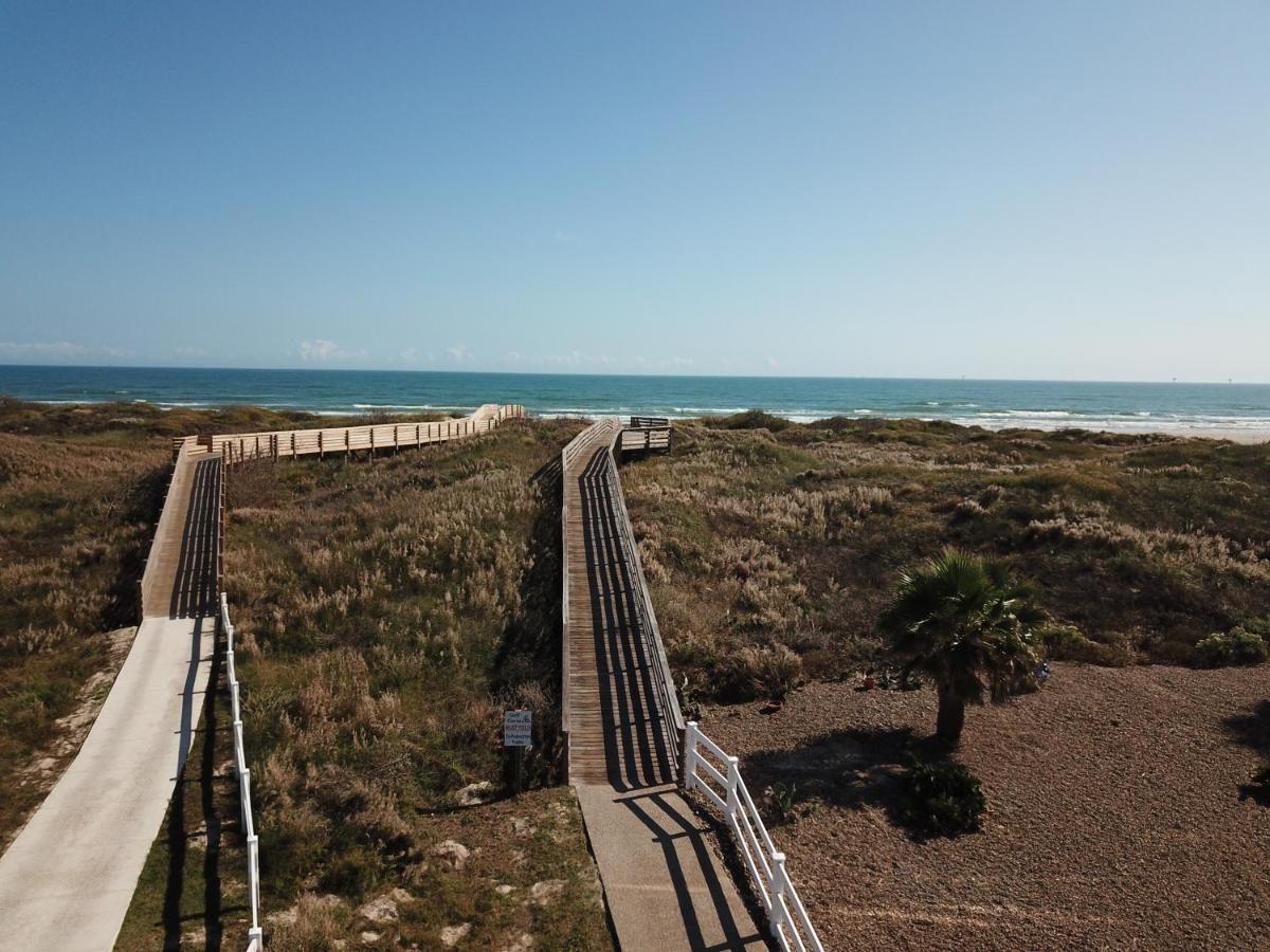 Ec203 Newly Remodeled, One Bedroom, Second Floor Condo, Shared Pool, Grills And Boardwalk Port Aransas Exterior photo