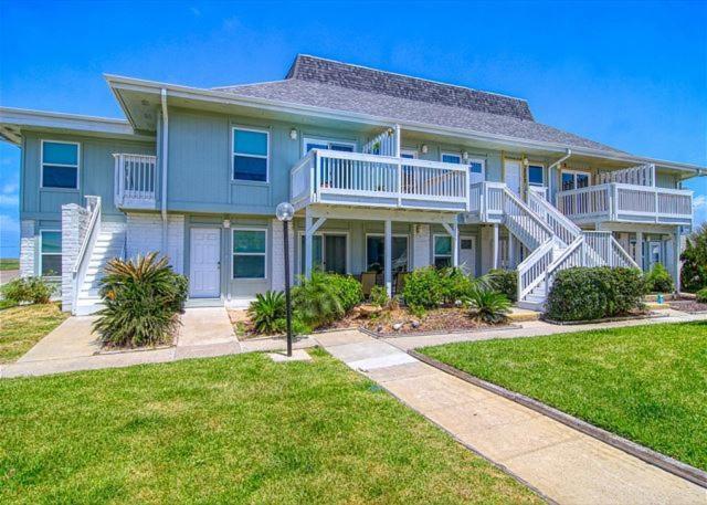 Ec203 Newly Remodeled, One Bedroom, Second Floor Condo, Shared Pool, Grills And Boardwalk Port Aransas Exterior photo